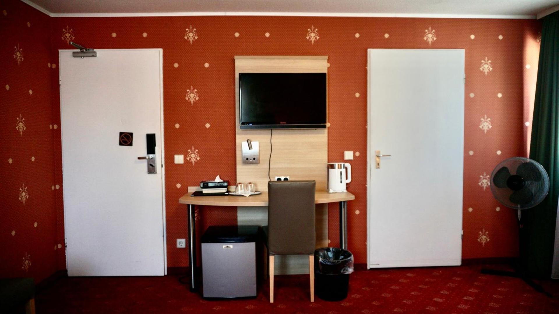 Hotel Hafner - Self Check-In Штутгарт Екстер'єр фото